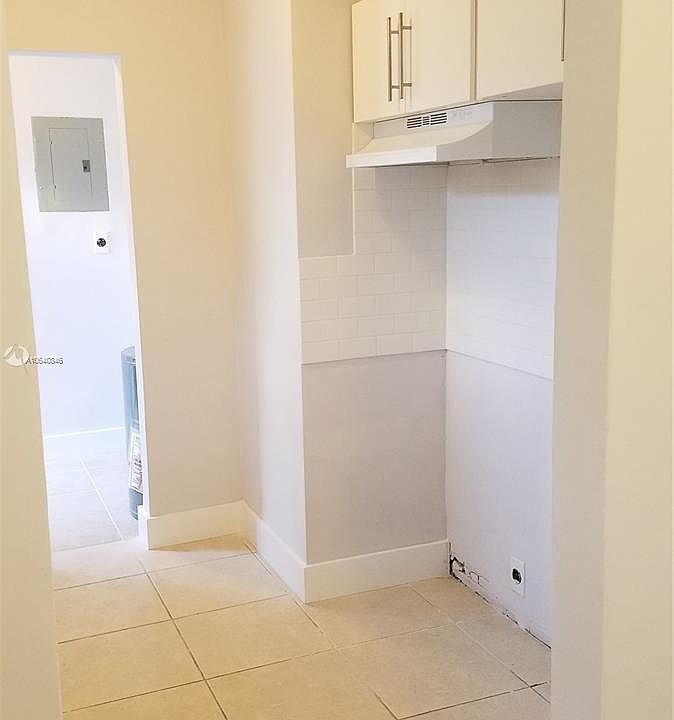 1st image of 3191 Plaza St #1