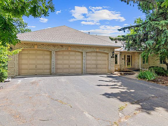 2nd image of 1200 Summit Oaks Dr