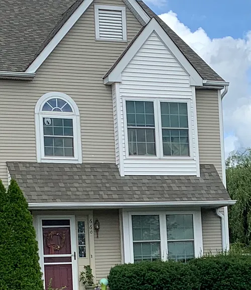 660 Longwood Rd — Photo 1