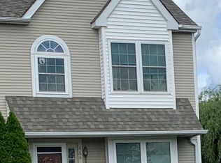 660 Longwood Rd, Collegeville, PA 19426