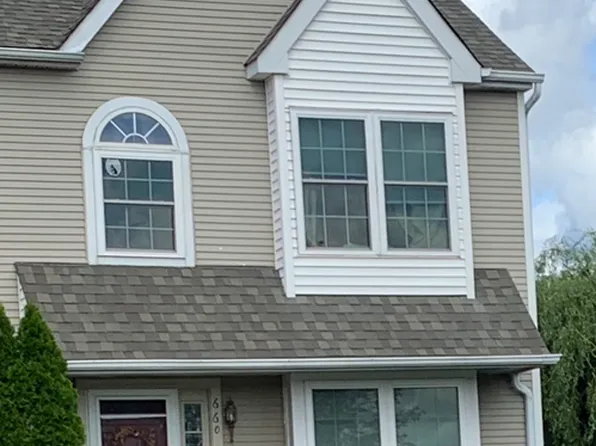 660 Longwood Rd, Collegeville, PA 19426