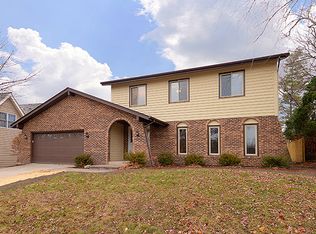 3 Hobson Ct, Woodridge, IL 60517