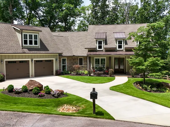 685 Long Mountain Trl, Cleveland, GA 30528