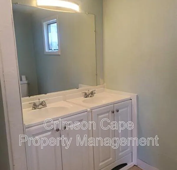 108 Grove St #1 — Photo 6