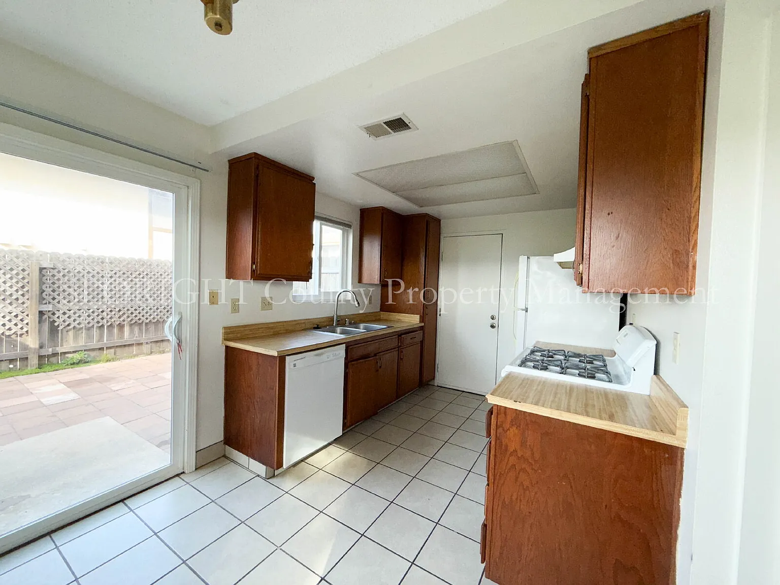 2 bed, 1.5 bath, $1,800 — Photo 3