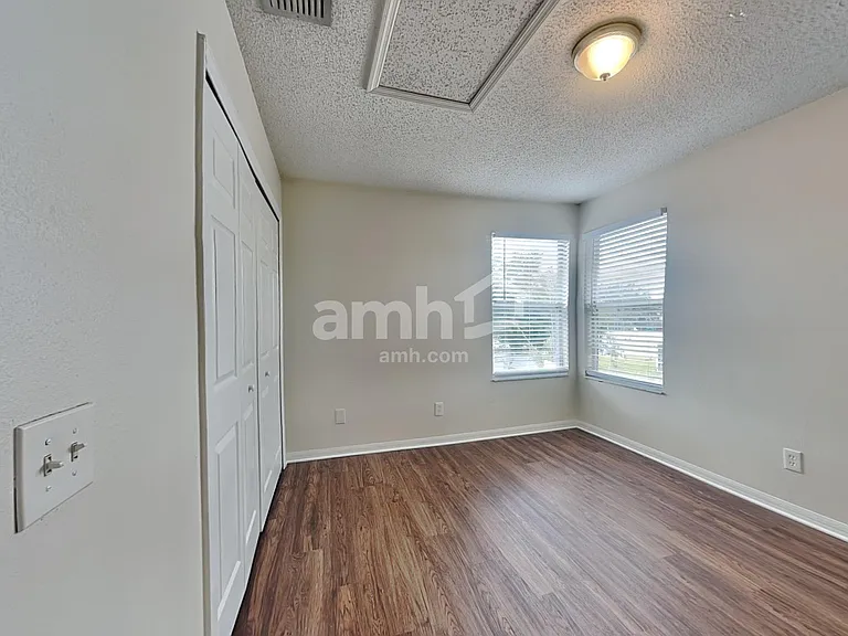 18212 Holly Hills Way — Photo 21