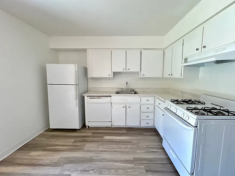 Parkview Village — Photo 6