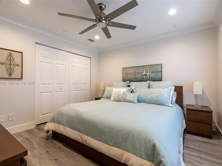 8904 Maple Hill Ct — Photo 32