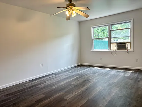 54 Whitaker Pl Photo 1