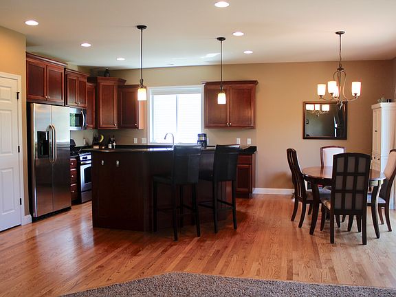 3rd image of 5660 Silver Oak Dr