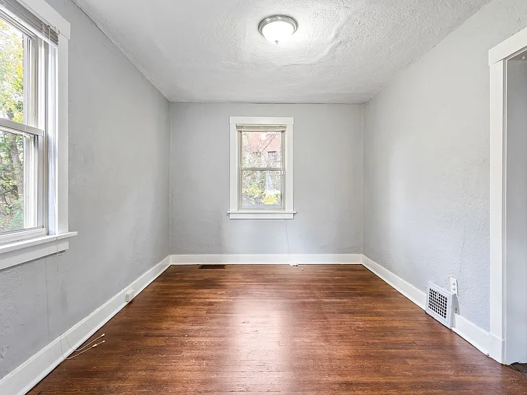 2043 Boggs Ave — Photo 6