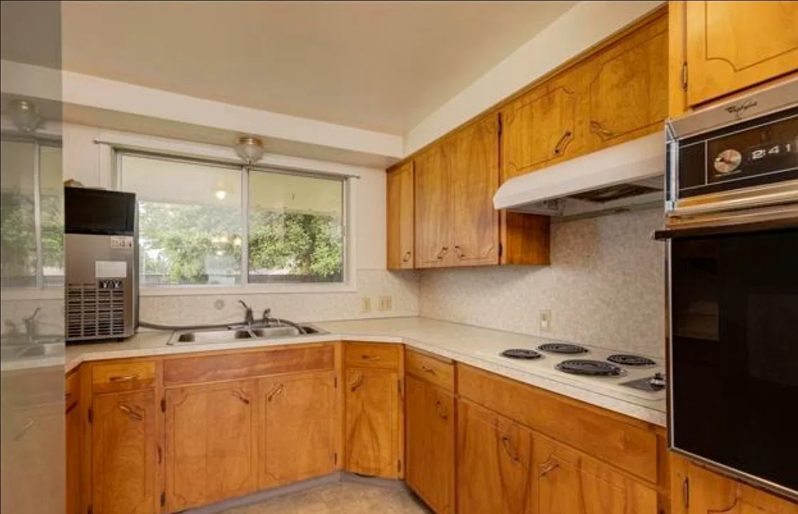 3 bed, 2018 sqft, $2,600 — Photo 4