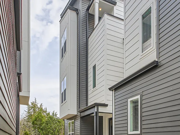 411 Serenity Ln — Photo 1