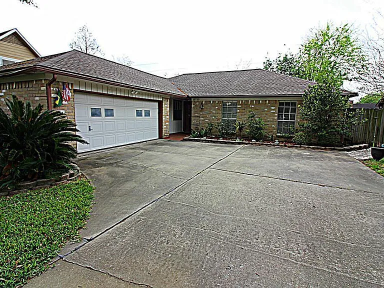 13723 Pepper Knoll Dr — Photo 1