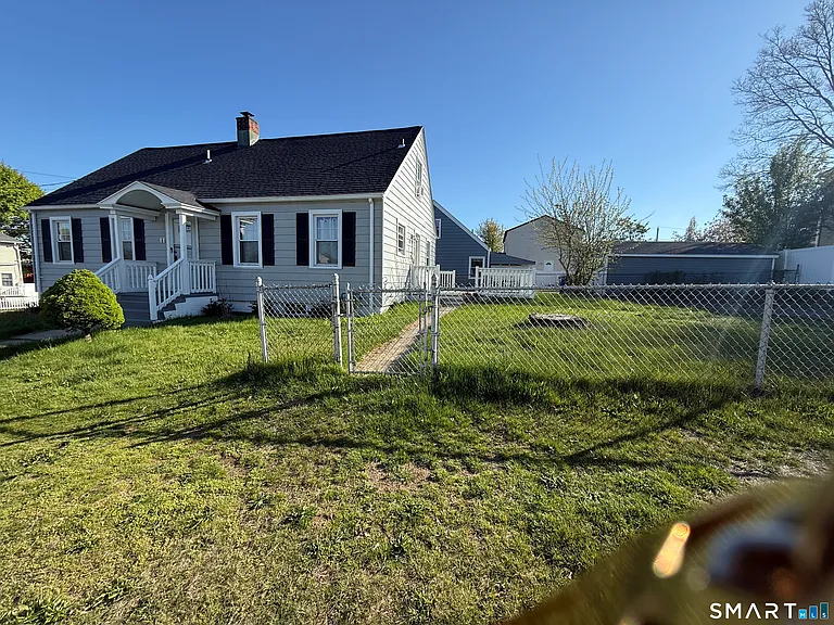 11 Colony St — Photo 3