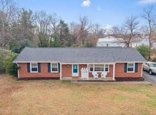 204 Redwood Dr, Fredericksburg, VA 22408