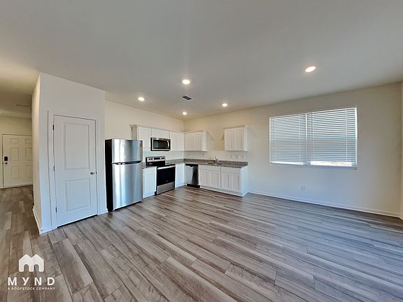 4th image of 119 Saginaw Ct
