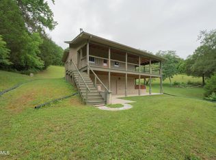 559 Springbrook Ln, Washburn, TN 37888