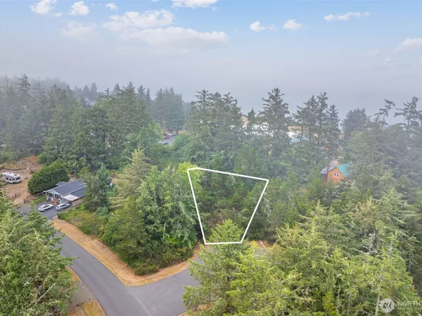 1016 lola Court, Ocean Shores, WA 98569