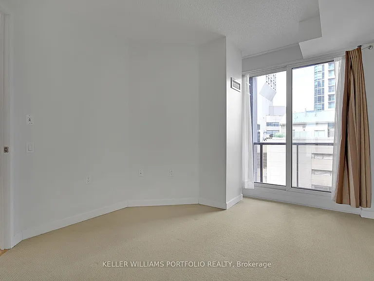 85 Bloor St E #1204 — Photo 13