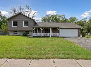 1340 38th Street Pl, Marion, IA 52302