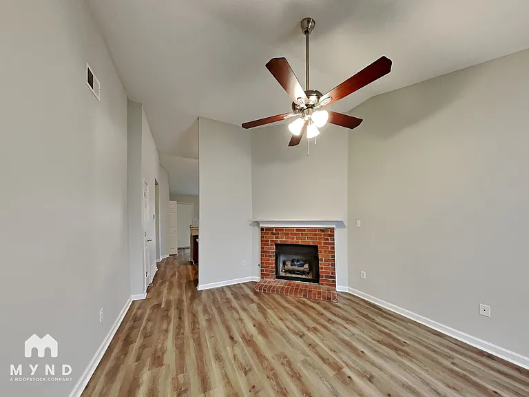 5624 Kaitlyn Dr W — Photo 8
