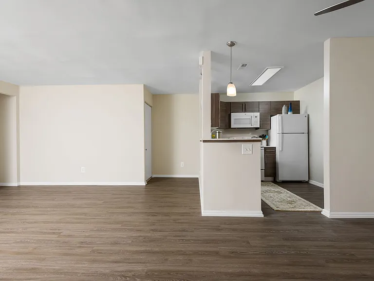Sophias Place West — Photo 10