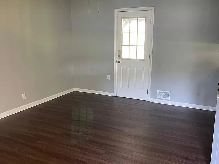 Rockdale Dr NW — Photo 18