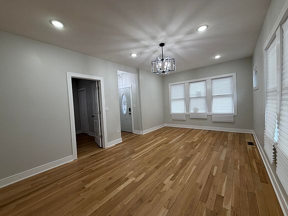 4th image of 3376 Maryland St