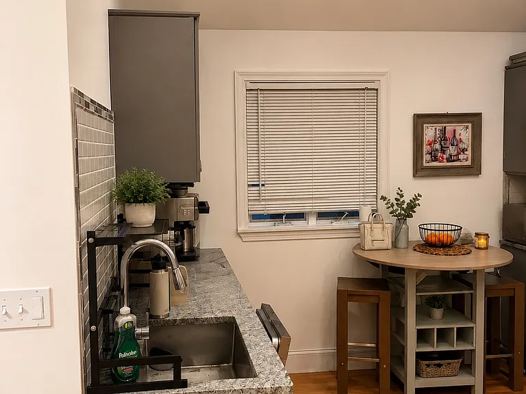 15-17 Westglow St #2 — Photo 10
