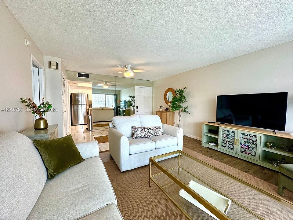 1st image of 3000 NE 48th St APT 203