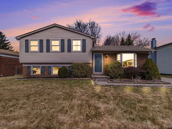 15395 Brandy Ln, Macomb, MI 48044