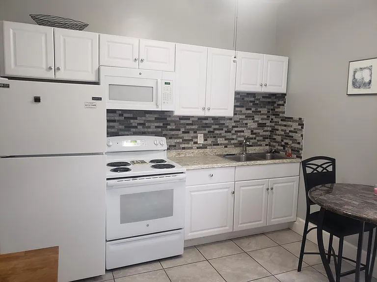 4414 Franklin Blvd #3 — Photo 8
