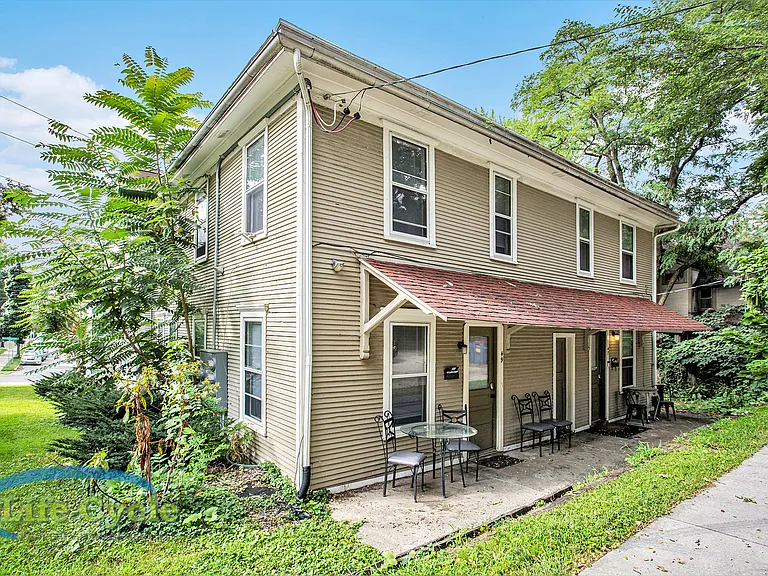 335 Washington St SE — Photo 34