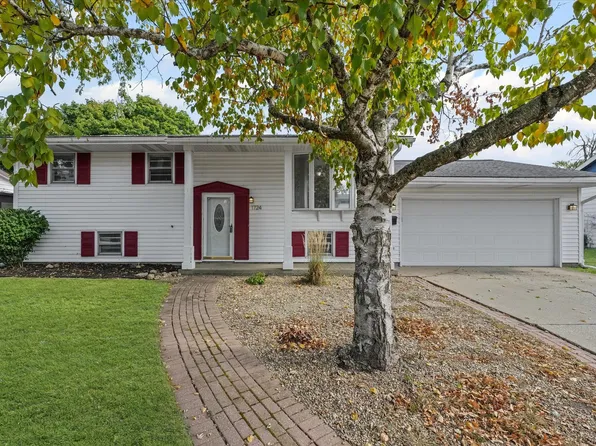 1724 Gleason Dr, Rantoul, IL 61866