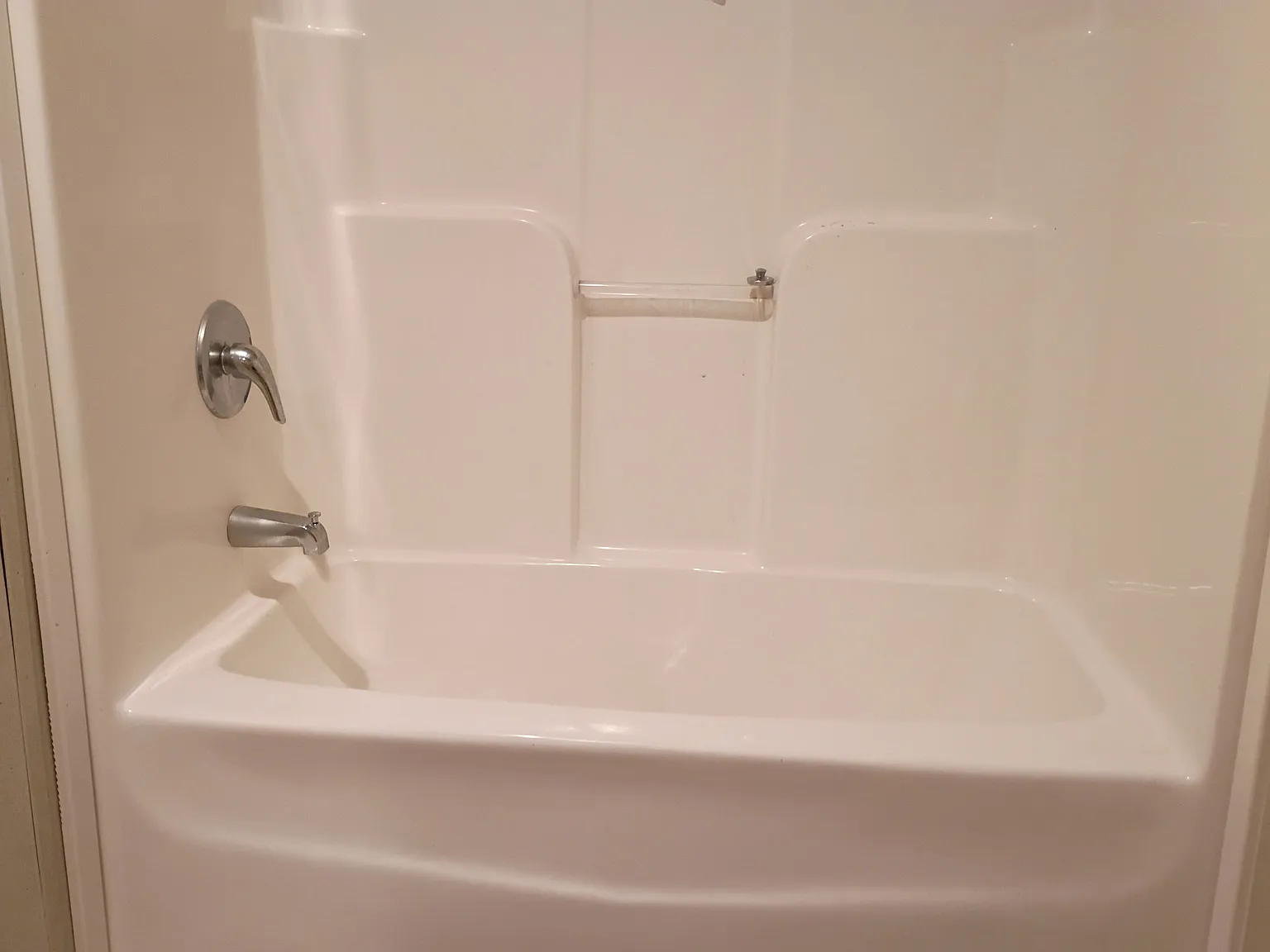 3 bed, 2280 sqft, $1,616 — Photo 4