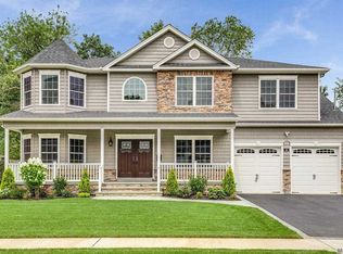 199 Main Pkwy W, Plainview, NY 11803