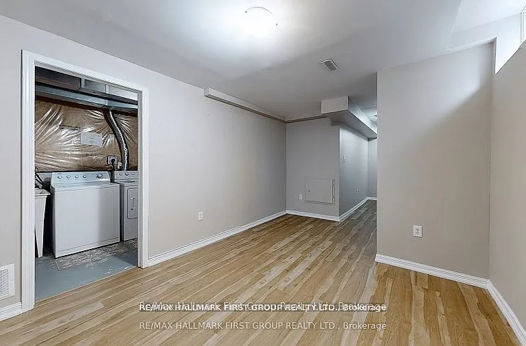 39 Robideau Pl — Photo 32