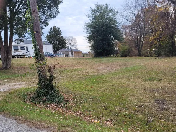 135 Riverside Rd, Baltimore, MD 21221