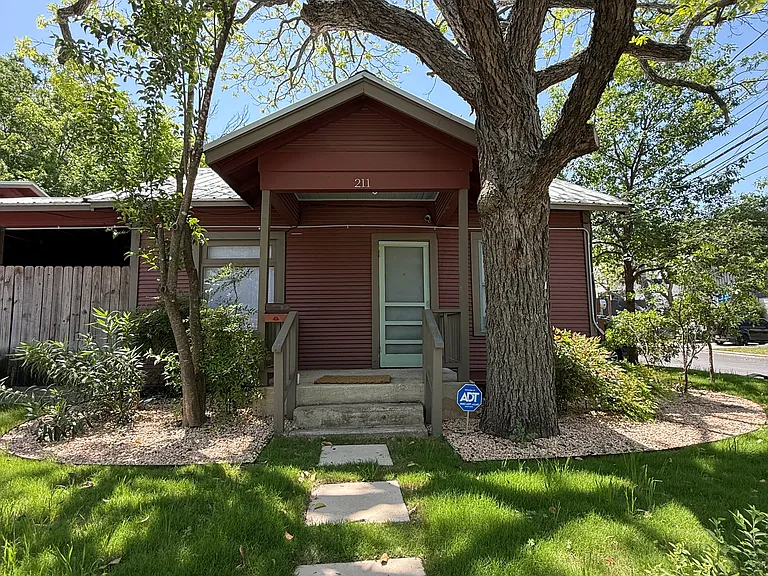 211 W Monroe St #211 — Photo 2