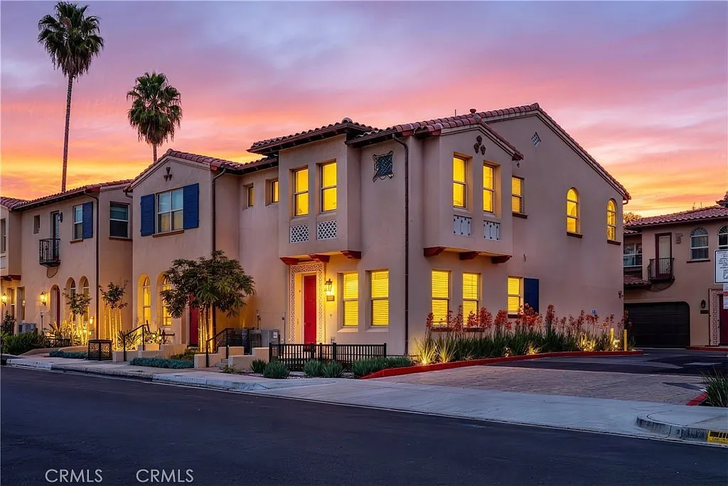 3 bed, 1840 sqft, $4,600 — Photo 1