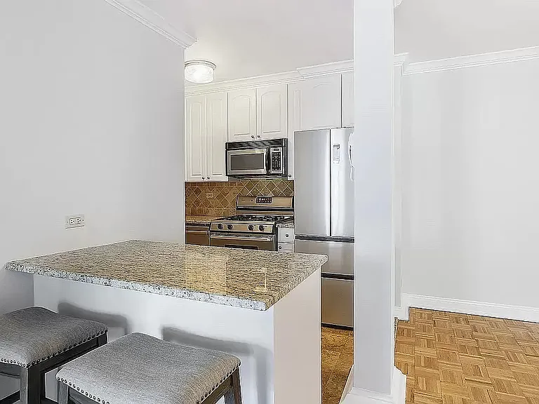 159 W 53rd St #28D — Photo 4