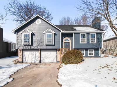 209 NE Chateau Dr, Blue Springs, MO, 64014