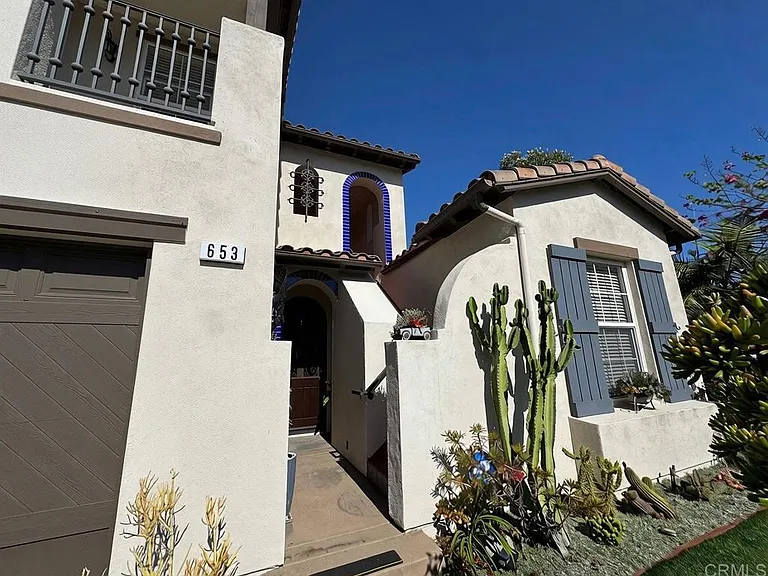653 Beach St — Photo 6