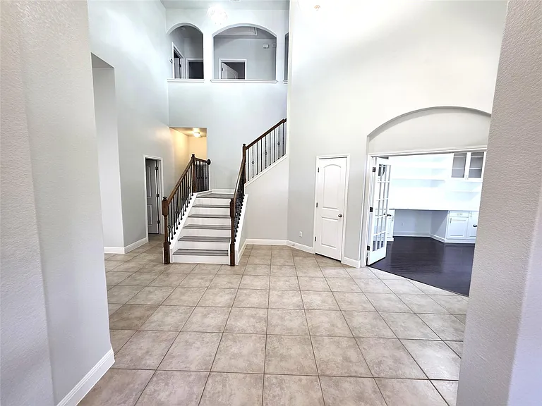 1015 Walsh Hill Trl — Photo 7