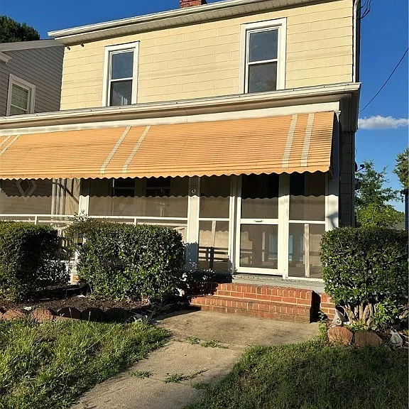 3 E Blake Ln — Photo 1
