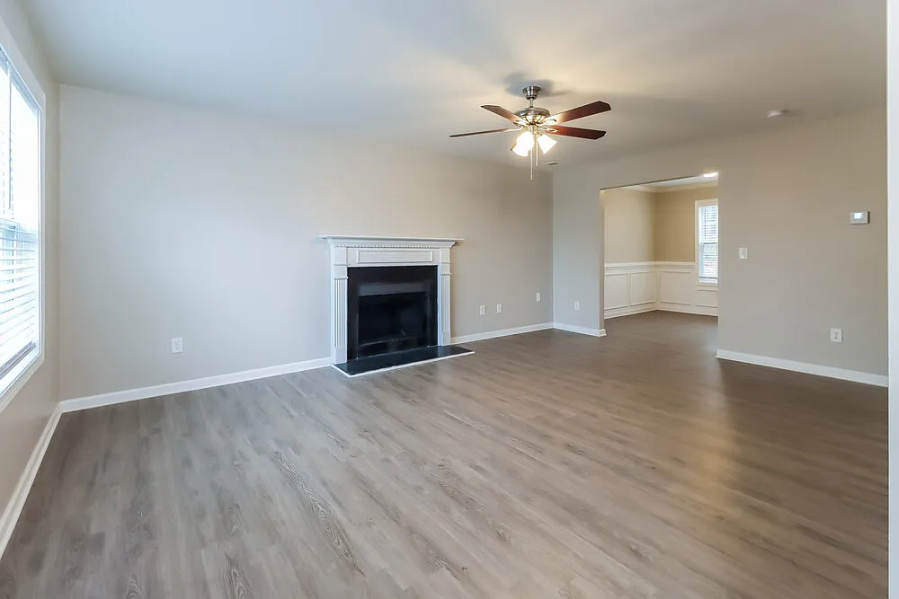 4 bed, 3.0 bath, 1961 sqft, $2,180 — Photo 3