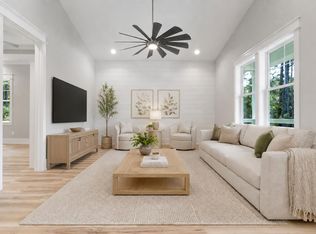 310 S 2nd St, Pt Washington, FL 32459