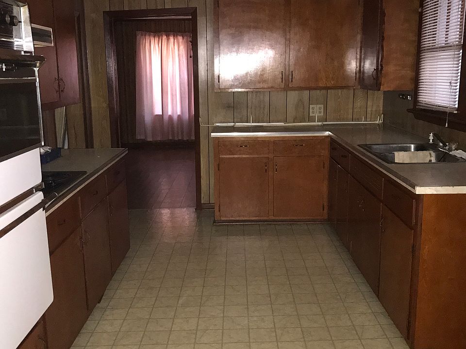 1st image of 528 Franklin St