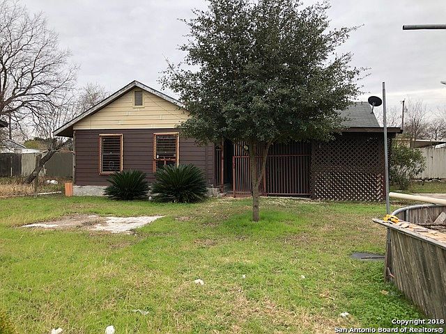 1st image of 626 Barberry St